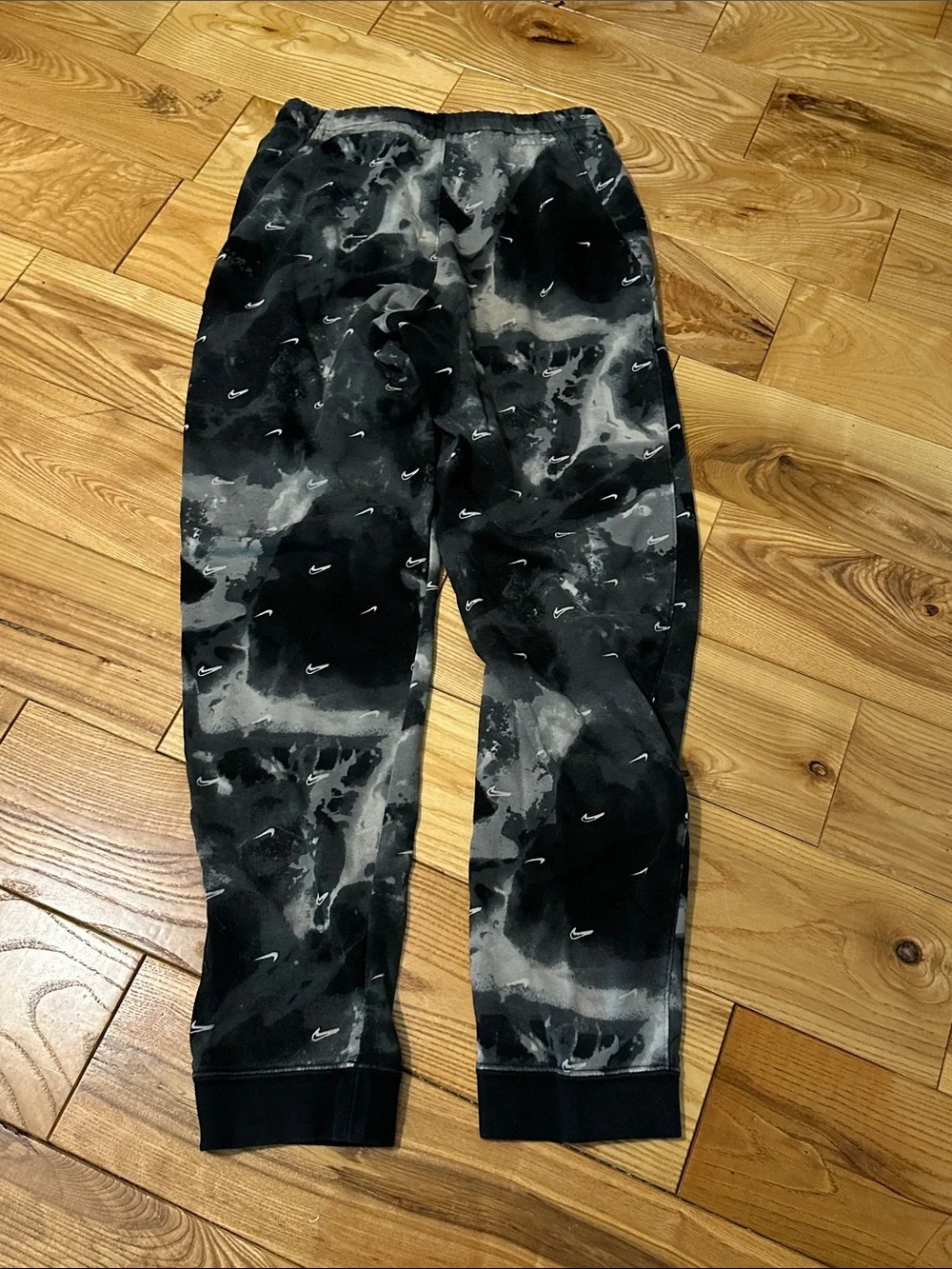 Nike Boy’s Black/Gray Logo Tie-Dye Jogger Pants, Sz XL - Picture 4 of 5